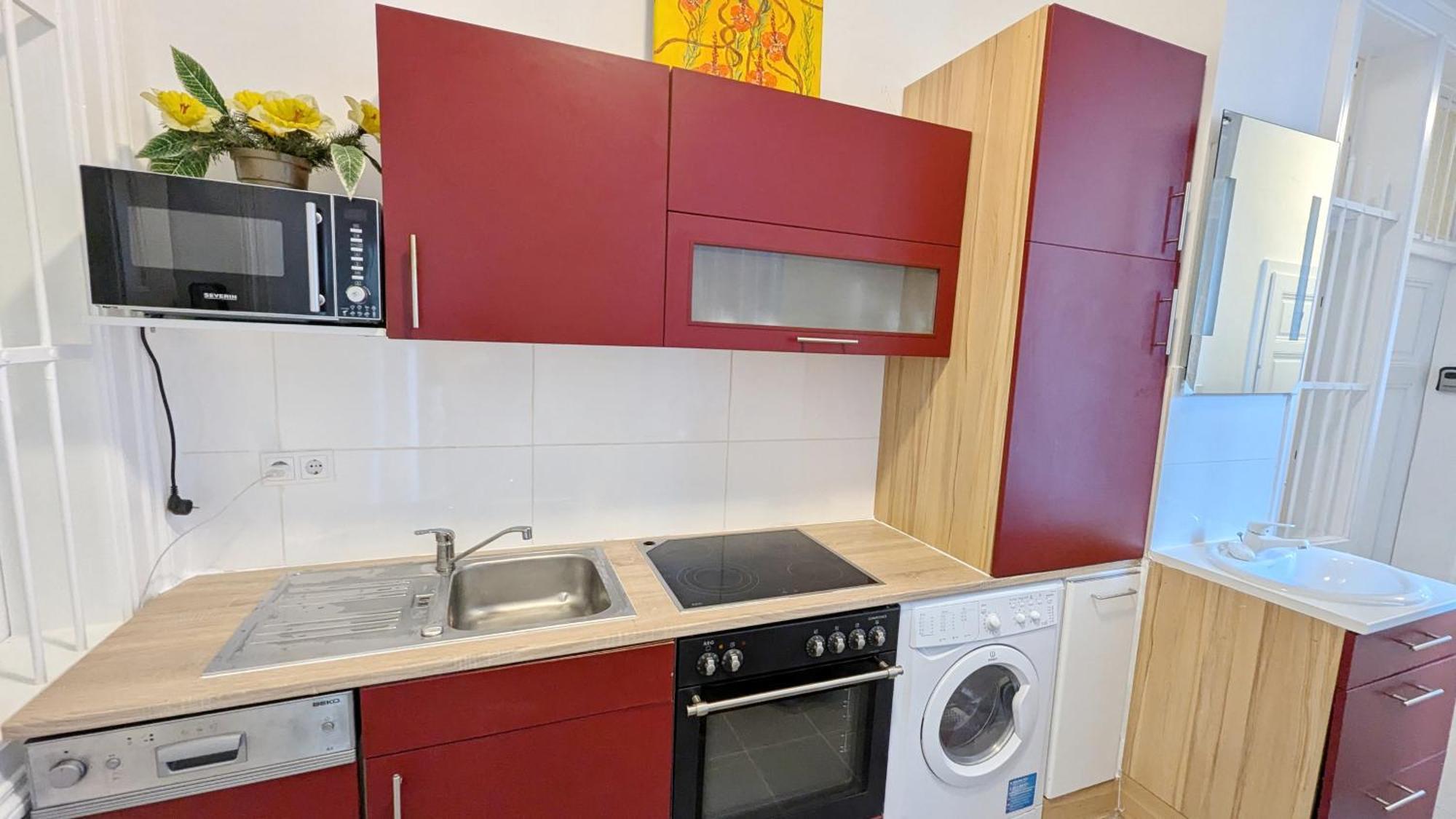 Cozy Rooms In Lugner City Area Вена Экстерьер фото