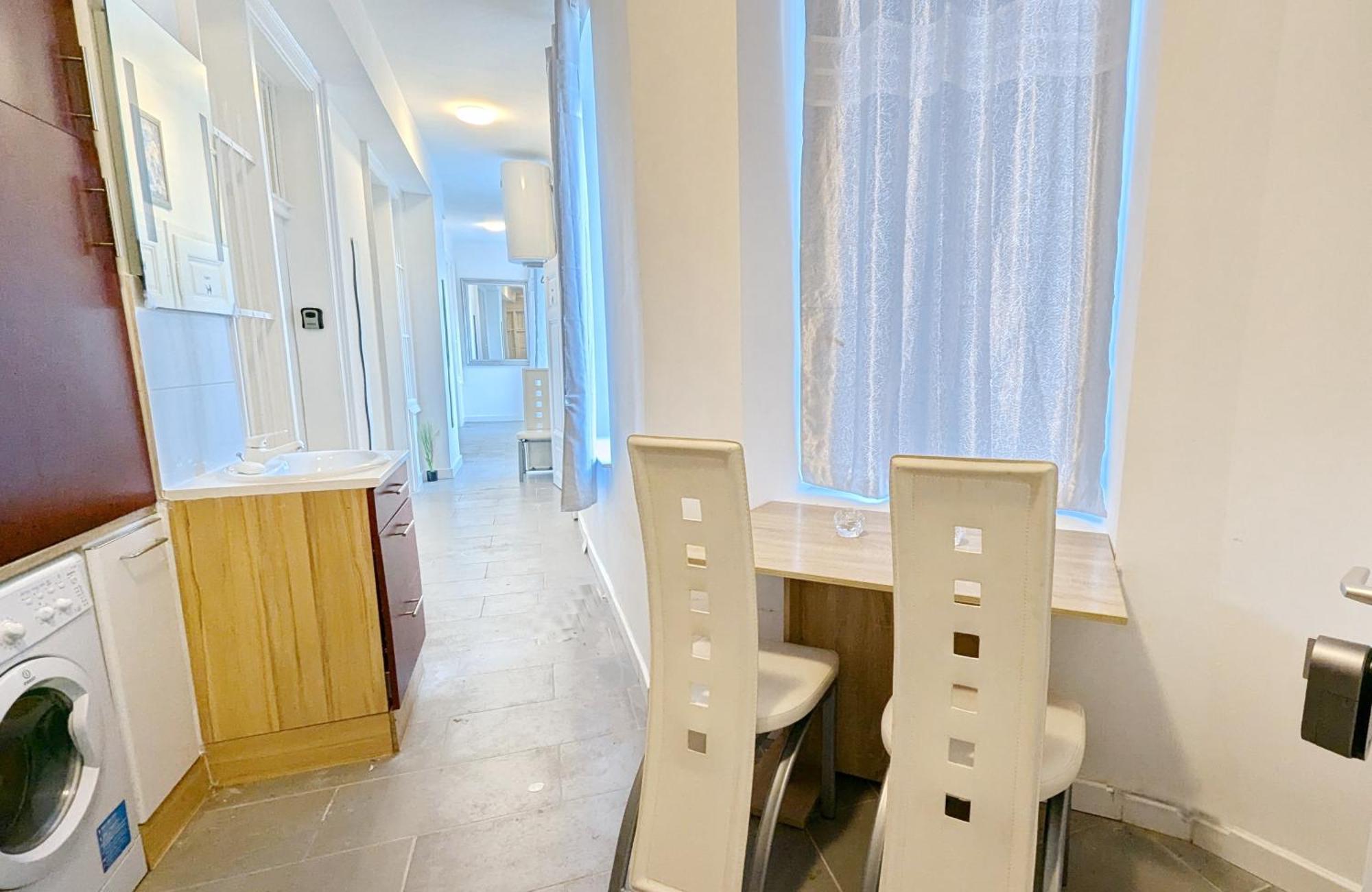 Cozy Rooms In Lugner City Area Вена Экстерьер фото