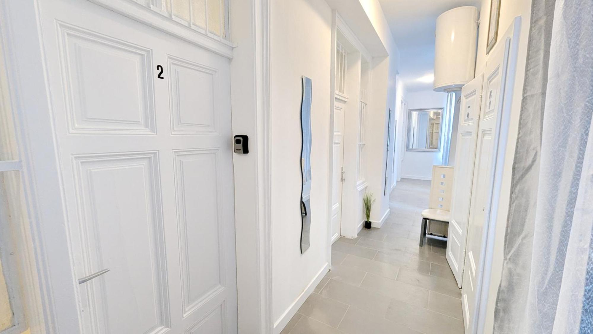 Cozy Rooms In Lugner City Area Вена Экстерьер фото