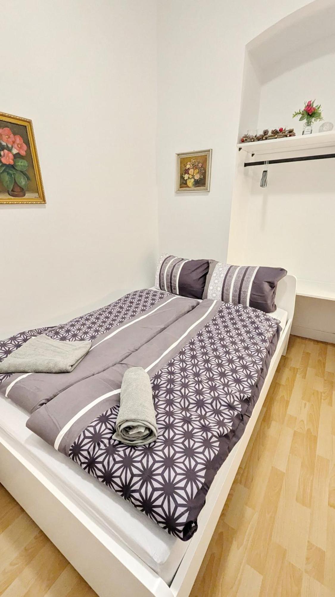 Cozy Rooms In Lugner City Area Вена Экстерьер фото